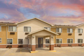 Гостиница Super 8 by Wyndham Fond Du Lac  Фонд Дю Лак